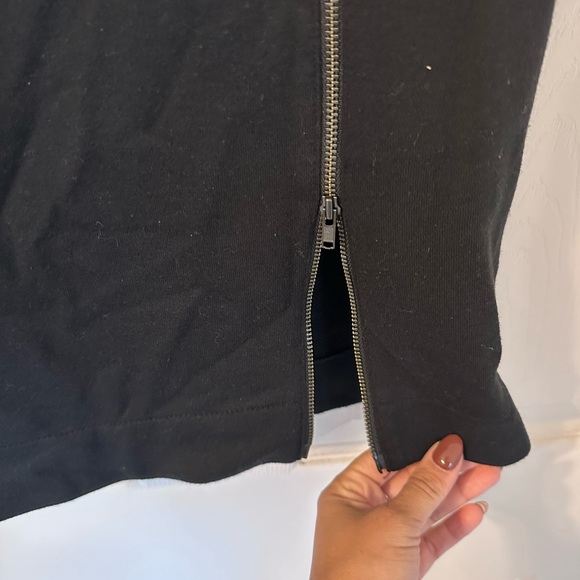 🖤BCBG Sweater Dress w/zipper detail - Picture 4 of 5